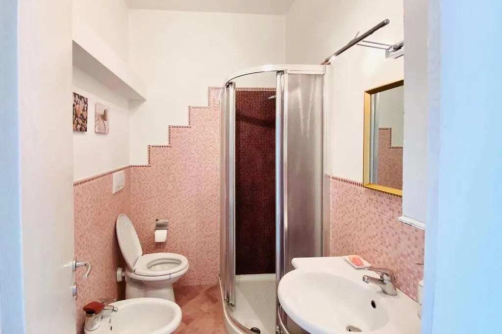 Acqua Marina: Appartamento Livorno centro 0*,  Italia